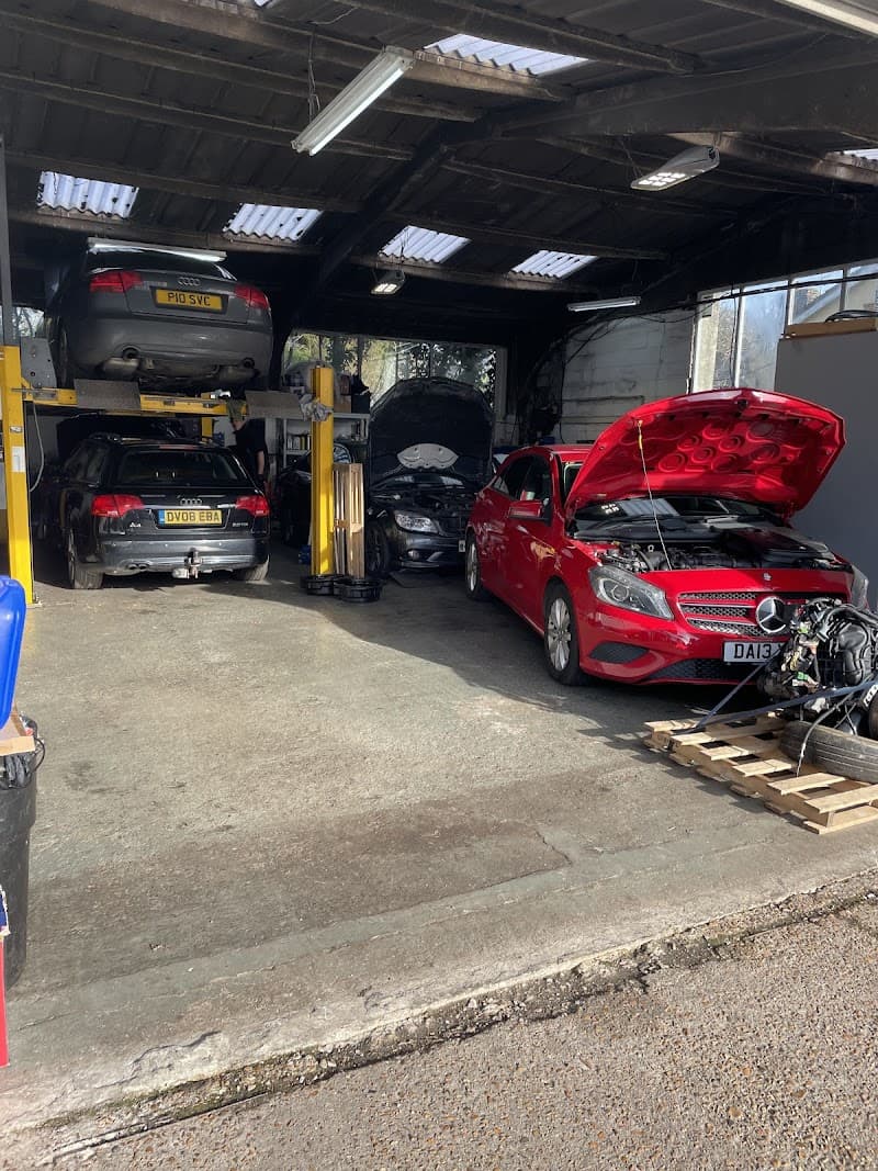 AKR MOTOR COMPANY LIMITED — garages in Fareham