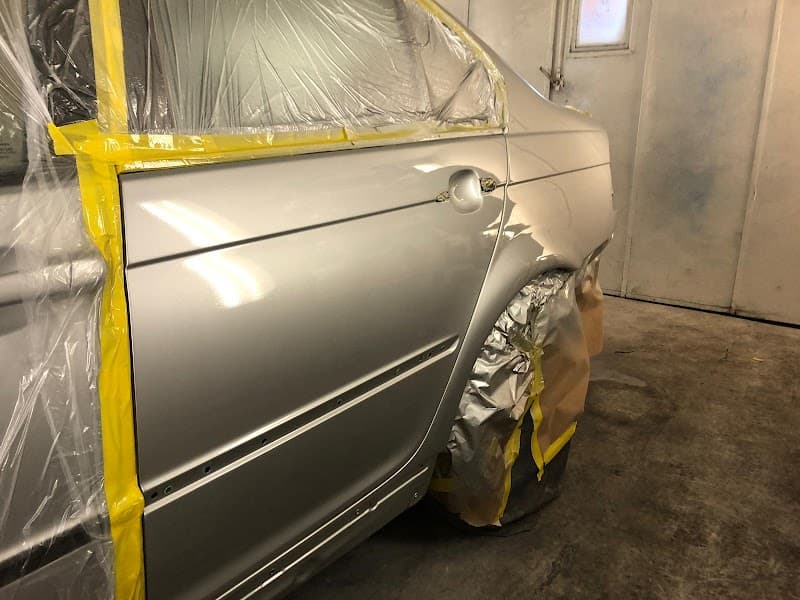 M & K Autobody Ltd - Accident and Crash Repair — garages in Fareham